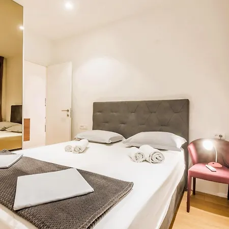 Apartament Eva Luxury Two Bedrooms & Bacvice *