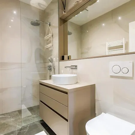 Eva Luxury Two Bedrooms & Bacvice Apartament