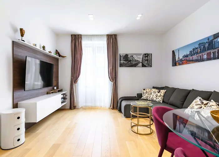 Eva Luxury Two Bedrooms & Bacvice Apartman *