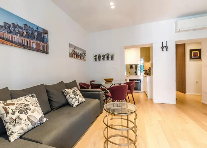 Eva Luxury Two Bedrooms & Bacvice Apartman Split